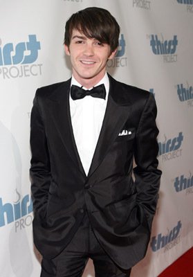 Фото - Дрейк Белл: 279x400 / 20 Кб