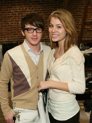 Фото - Дрейк Белл: 301x400 / 29 Кб