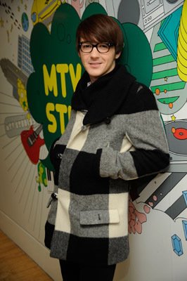 Фото - Дрейк Белл: 266x400 / 27 Кб