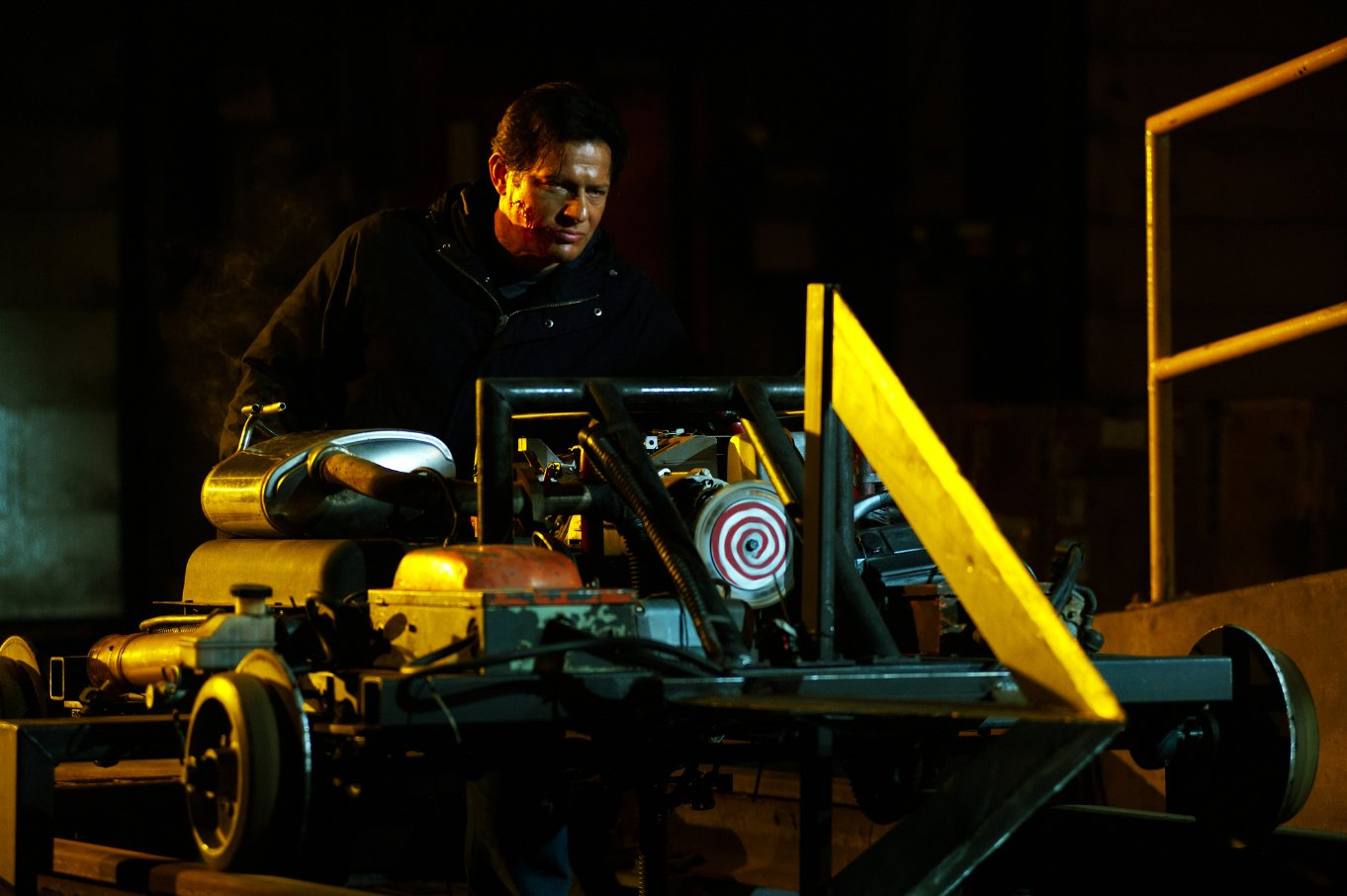 Фото - Костас Мэндилор: 1362x906 / 129 Кб