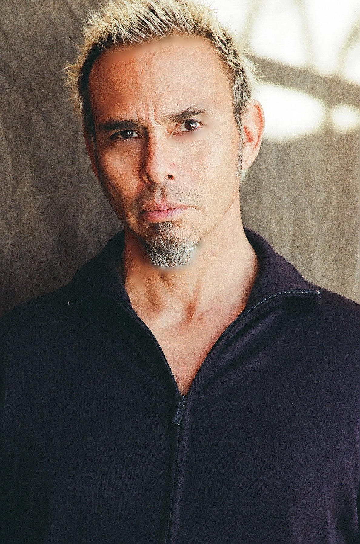 Фото - Рауль Трухильо: 1188x1791 / 407 Кб