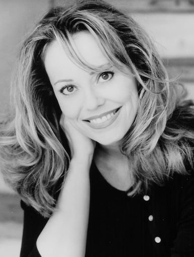 Фото - Келли Джонс Габриэль: 385x510 / 35 Кб