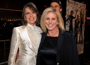 Фото - Кэлли Кхури: 288x207 / 15 Кб