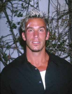 Фото - Дэн Кортез: 308x400 / 25 Кб