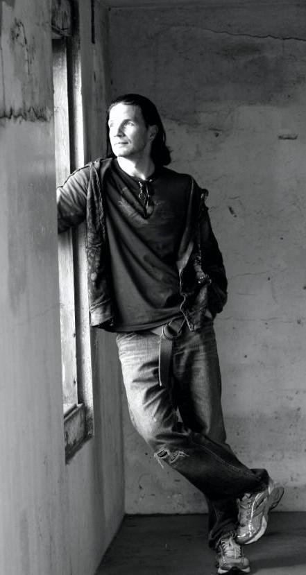 Фото - Майкл Уорт: 441x829 / 52 Кб