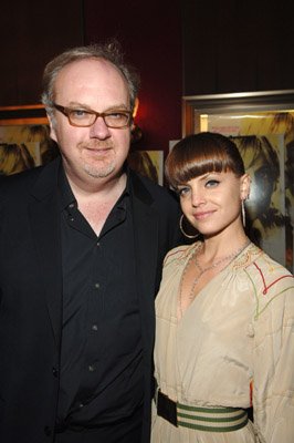 Фото - Мена Сувари: 266x400 / 21 Кб