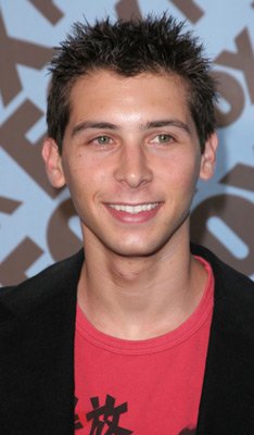 Фото - Джастин Берфилд: 234x400 / 19 Кб