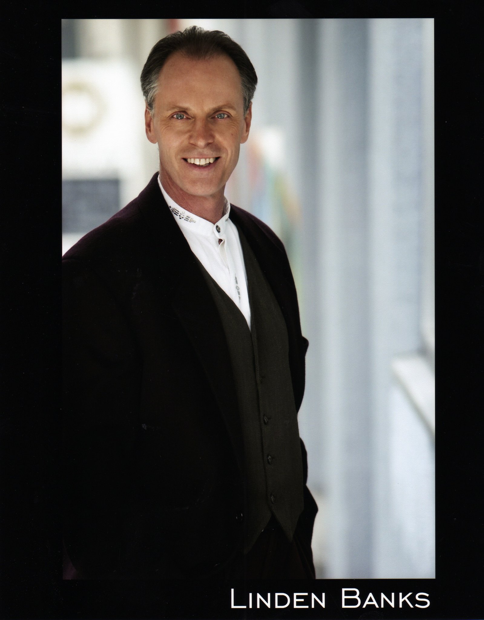 Фото - Линден Бэнкс: 1599x2048 / 282 Кб