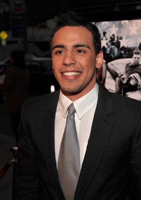 Фото - Виктор Расук: 283x400 / 19 Кб