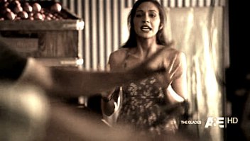 Фото - Джулиана Харкви: 352x199 / 17 РљР±