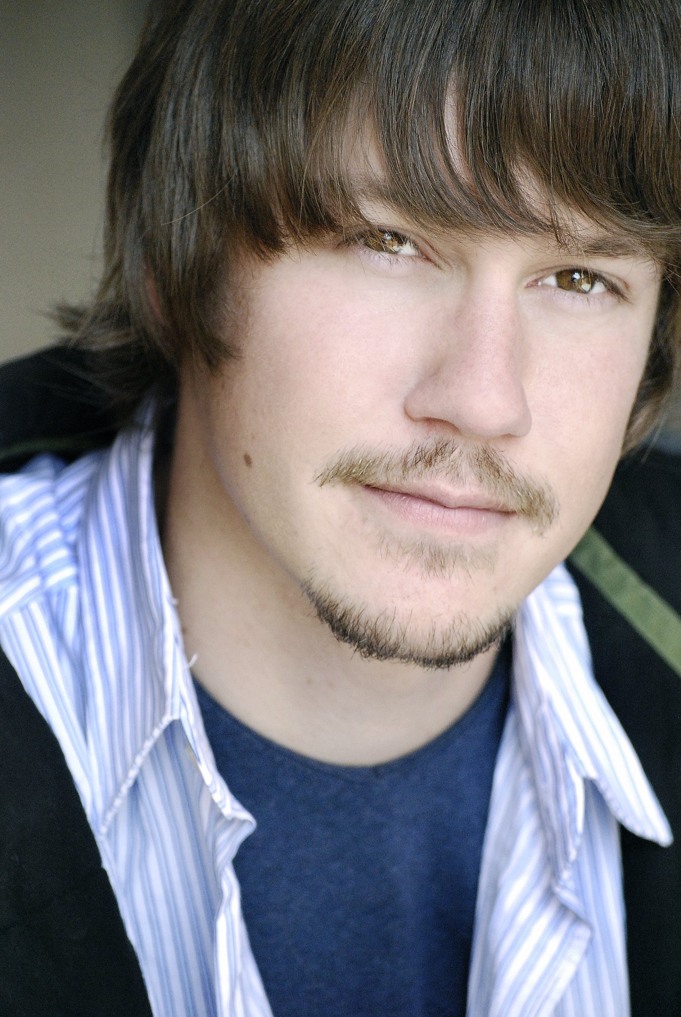 Фото - Benjamin David Howard: 1371x2048 / 610 РљР±