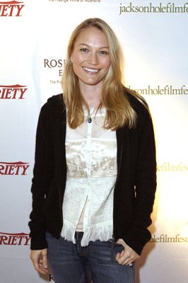 Фото - Сара Уайнтер: 266x400 / 22 Кб