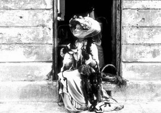 Фото - Кэтрин Хепберн: 318x225 / 24 Кб