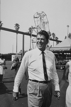 Фото - Рональд Рейган: 301x450 / 31 Кб