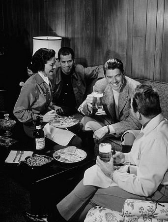 Фото - Рональд Рейган: 342x450 / 38 Кб