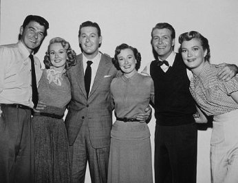 Фото - Рональд Рейган: 346x266 / 22 Кб