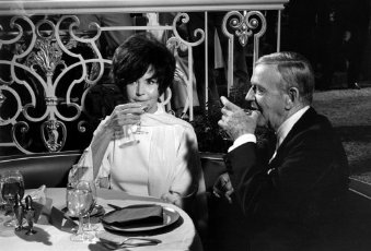 Фото - Дженнифер Джонс: 339x230 / 23 Кб