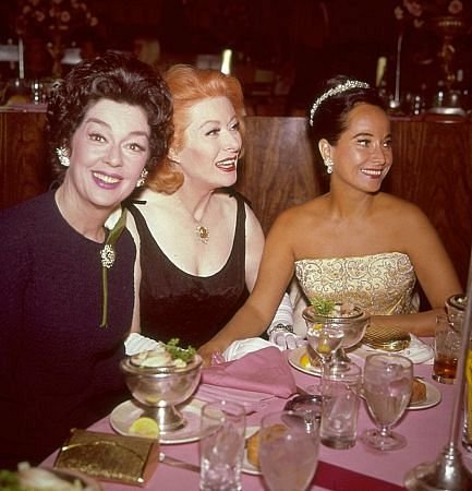 Фото - Грир Гарсон: 433x450 / 43 Кб