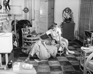 Фото - Дези Арназ: 317x251 / 24 Кб