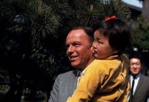 Фото - Фрэнк Синатра: 308x211 / 18 Кб