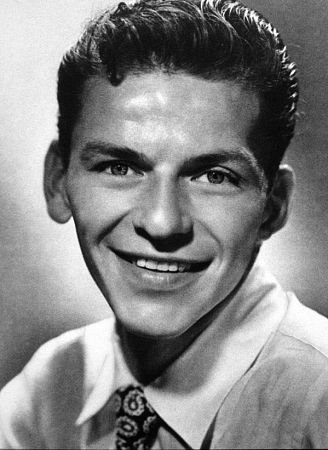 Фото - Фрэнк Синатра: 328x450 / 33 Кб