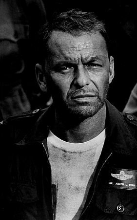 Фото - Фрэнк Синатра: 281x450 / 25 Кб