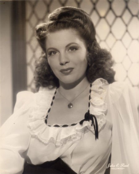 Фото - Джой Барлоу: 450x562 / 31 Кб