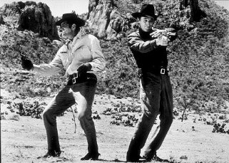 Фото - Роберт Митчем: 321x229 / 35 Кб