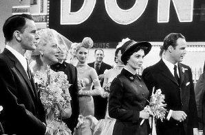 Фото - Джин Симмонс: 298x197 / 21 Кб