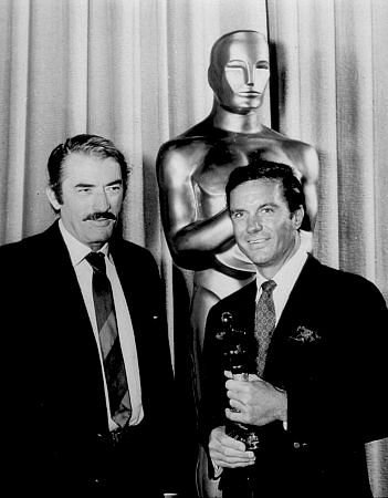 Фото - Грегори Пек: 351x450 / 29 Кб