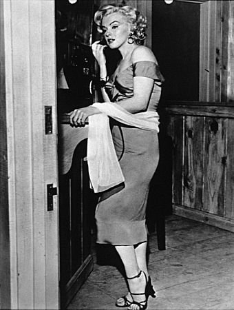 Фото - Мэрилин Монро: 340x450 / 37 Кб