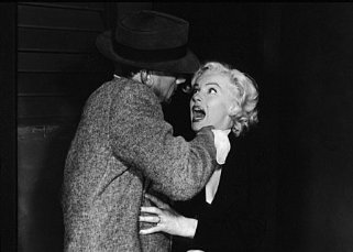 Фото - Мэрилин Монро: 321x229 / 14 Кб