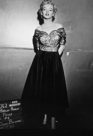 Фото - Мэрилин Монро: 308x450 / 25 Кб