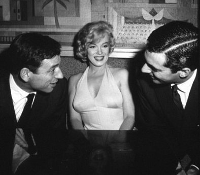 Фото - Мэрилин Монро: 394x345 / 25 Кб
