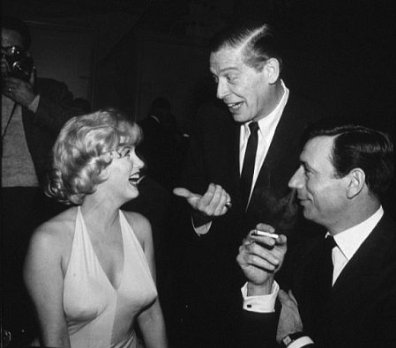 Фото - Мэрилин Монро: 396x348 / 22 Кб