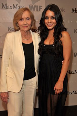 Фото - Ева Мари Сэйнт: 266x400 / 21 Кб