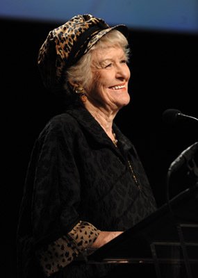 Фото - Элейн Стритч: 285x400 / 16 Кб