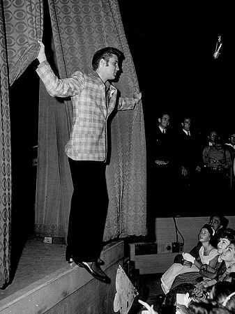 Фото - Элвис Пресли: 337x450 / 37 Кб