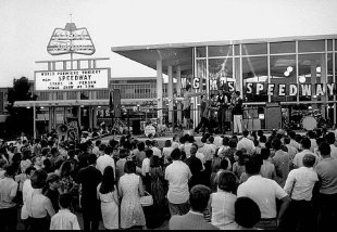 Фото - Элвис Пресли: 310x214 / 24 Кб