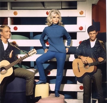 Фото - Нэнси Синатра: 434x419 / 45 Кб