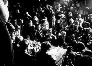 Фото - Ринго Старр: 323x232 / 26 Кб