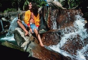 Фото - Джордж Харрисон: 306x208 / 28 Кб