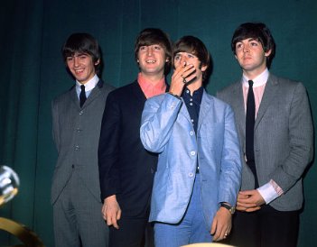 Фото - Джордж Харрисон: 351x274 / 20 Кб