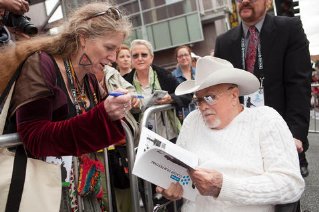 Фото - Тони Кертис: 319x212 / 22 Кб