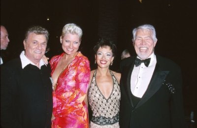 Фото - Тони Кертис: 400x260 / 20 Кб