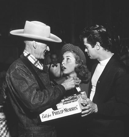 Фото - Тони Кертис: 422x450 / 29 Кб