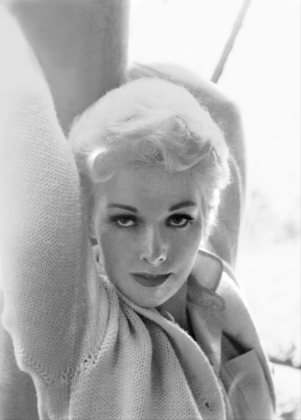 Фото - Ким Новак: 301x420 / 19 Кб