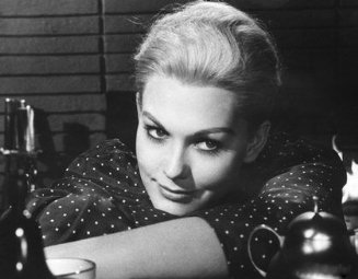 Фото - Ким Новак: 327x255 / 18 Кб