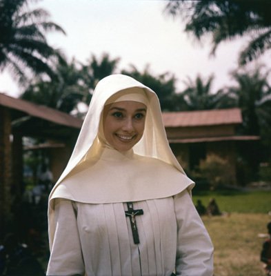 Фото - Одри Хепберн: 393x400 / 27 Кб