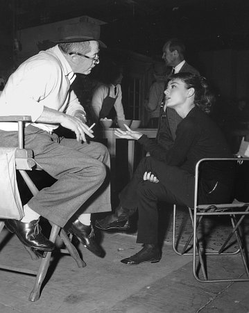 Фото - Одри Хепберн: 359x450 / 33 Кб